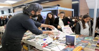 Cnr Gaziantep Kitap Fuarına Yoğun İlgi