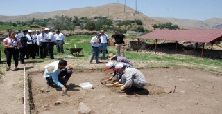 Bitlis Kalesinde 3 Yıl Aradan Sonra Kazı Çalışması