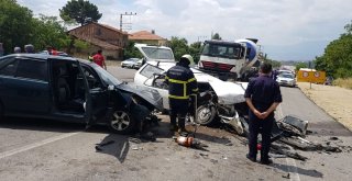 Karabükte Otomobiller Kafa Kafaya Çarpıştı: 1 Ölü, 7 Yaralı