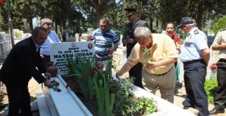 Burhaniyede Şehit Mezarları Ziyaret Edildi