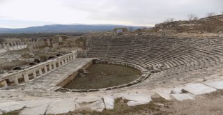 Çok Sevdiği Afrodisiasa Gelecekti, Ömrü Yetmedi