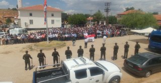 5 Aylık Nişanlısı Askeri Kıyafetiyle Tabutunun Başında Gözyaşı Döktü