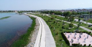 Beyşehirde Sahil Bandına Bisiklet Ve Yürüyüş Yolu