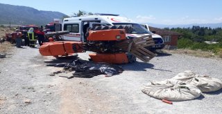 Kadınlar Devrilen Traktörün Altında Kaldı: 1 Ölü