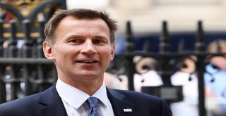 İngilterenin Yeni Dışişleri Bakanı Jeremy Hunt Oldu