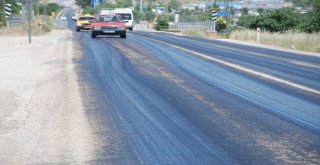 Tokatta Sıcak Hava Asfaltı Eritti