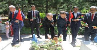 15 Temmuz Demokrasi Ve Milli Birlik Günü Dolayısıyla Şehitlik Ziyaret Edildi