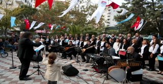 Cumhuriyet Korosundan Muhteşem Konser