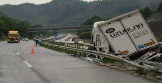 Kazanın Yaşandığı Bölgede Canlarını Hiçe Sayarak Trafiği Yavaşlattılar