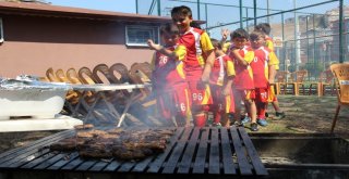 Başkan Demirtaş Sporculara Mangal Partisi Düzenledi