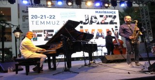 İzmirde Caz Festivali Coşkusu