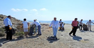 Dünya Temizlik Gününde Çeşme Plajları Temizlendi