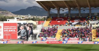 Bornova Stadında Perde Açılıyor