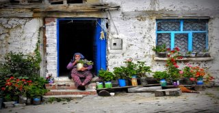 Fotoğraflarla Gördesi Tanıttılar