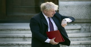 İngiltere Dışişleri Bakanı Boris Johnson İstifa Etti