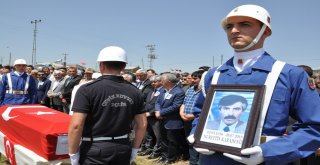 Pkklı Teröristlerce Şehit Edilen Nurettin Karadeniz Gözyaşları Arasında Toprağa Verildi