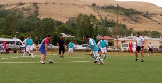 Gevaşta 2. Dostluk Futbol Turnuvası Start Aldı