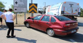 Otomobiller Çarpıştı, 3Ü Çocuk 7 Kişi Yaralandı