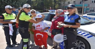 Çocuklardan Hatalı Sürücülere Kırmızı Düdüklü Uyarı