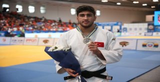 Judoda Bir Gümüş, Bir Bronz Madalya