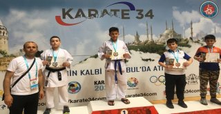 İhlas Koleji Karate34De Madalyaları Topladı