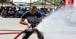 İtfaiye Eri Olmak İçin Zamanla Yarıştılar