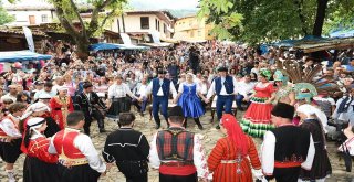 Cumalıkızık Ahududu Festivali Yıldırıma Renk Kattı