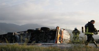 Metanol Yüklü Tanker Devrilip Alev Aldı