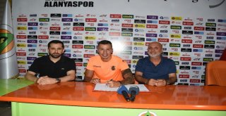 Alanyaspor, 6 Transferin 5İni Bonservissiz Gerçekleştirdi