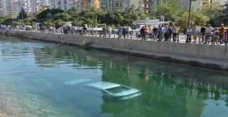 Kadın Sürücü Sulama Kanalına Düştü Vatandaşlar Kurtardı