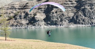 Tunceli,yamaç Paraşütü Akrobasi Şampiyonasına Hazırlanıyor