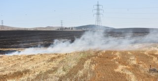 Kırıkkalede Çıkan Anız Yangını Evlere Sıçramadan Söndürüldü