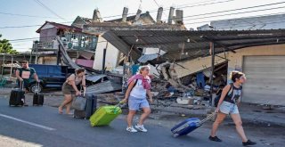 Endonezyadaki Deprem Bilançosu Artıyor: 98 Ölü