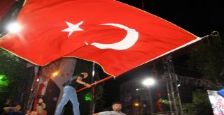 Edremitte Binler Milli Birlik Yürüyüşünde Buluştu