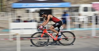 Sakin Şehir Eğirdirde Triatlon Heyecanı