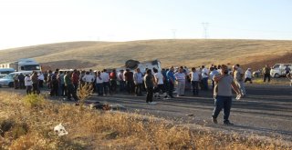 Şanlıurfada Tarım İşçilerini Taşıyan Minibüs Devrildi: 11 Yaralı