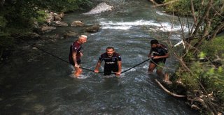 Trabzonsporda Futbolcular Dereye Girerek Serinledi