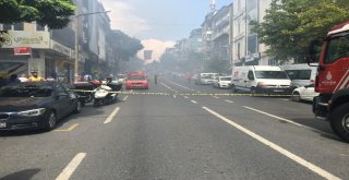 Fatihte Korkutan Yangın Nedeniyle Cadde Trafiğe Kapatıldı