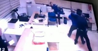 Demir Çubukla Polisi Yaraladı