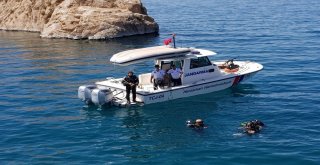 Jandarma Tatbikat Amaçlı Göle Daldı, 2 Tabanca Buldu