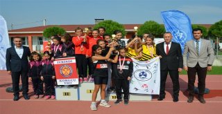 Cumhuriyet Kupası Atletizm Yarışları Yapıldı