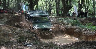 Off-Roadçıların Çamurla Mücadelesi Nefesleri Kesti