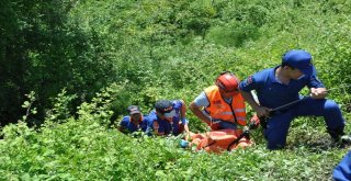 Bartında Otomobil Şarampole Uçtu: 2 Ölü, 3 Yaralı