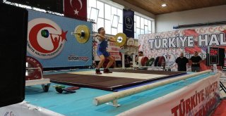 Aydınlı Sporculardan Halterde Çifte Başarı