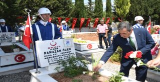 Vali Kalkancı Ve İl Protokolü Şehitliği Ziyaret Etti