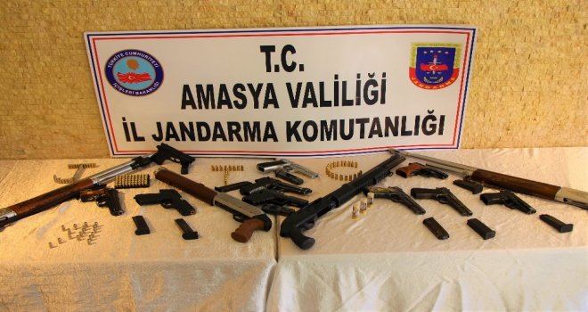 Amasyada Jandarmadan ‘Düğün Dernek Operasyonu: 14 Silaha El Konuldu, 9 Gözaltı