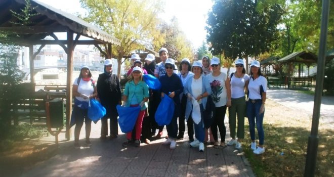 Dünya Temizlik Gününde Çöp Topladılar