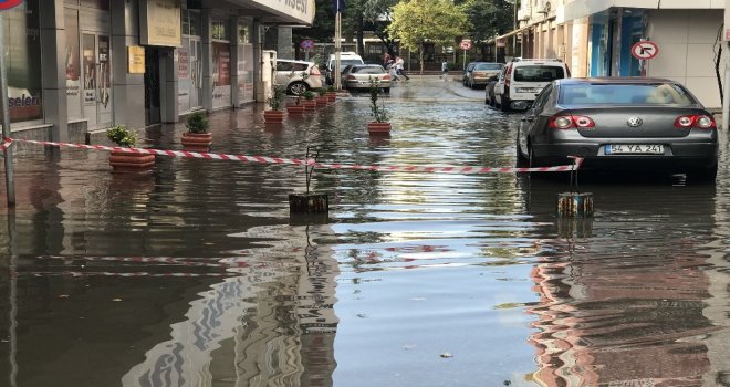 Sakaryada Sağanak Yağış Su Baskınlarına Neden Oldu