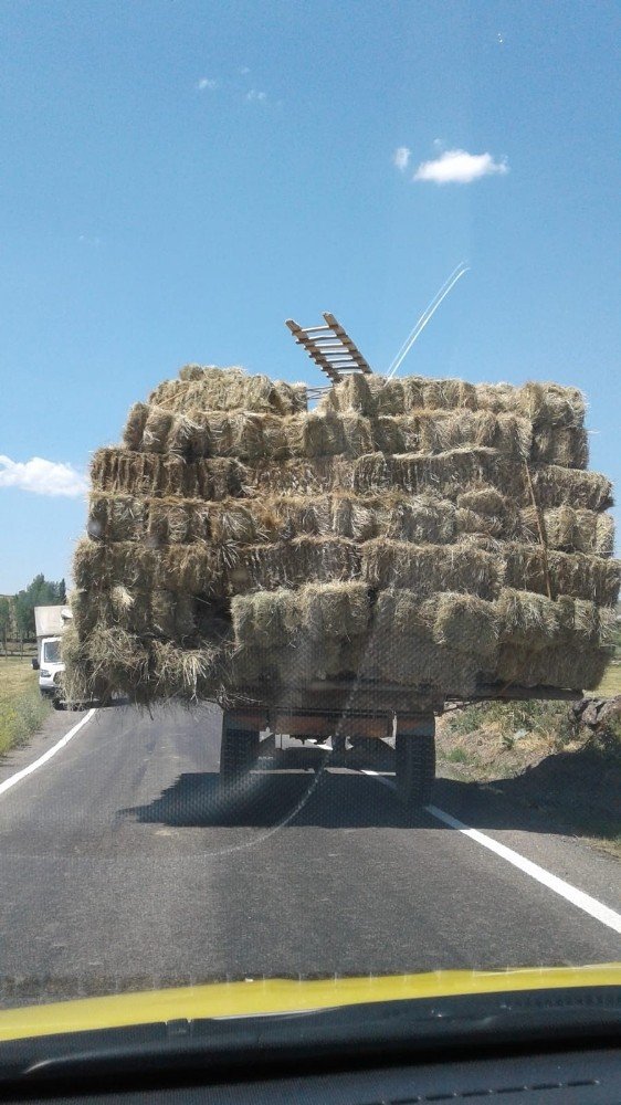 Traktör, Yükünün Altında Kayboldu