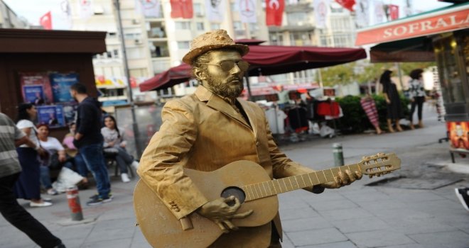 Karşıyaka Çarşısı Sanatla Renklendi